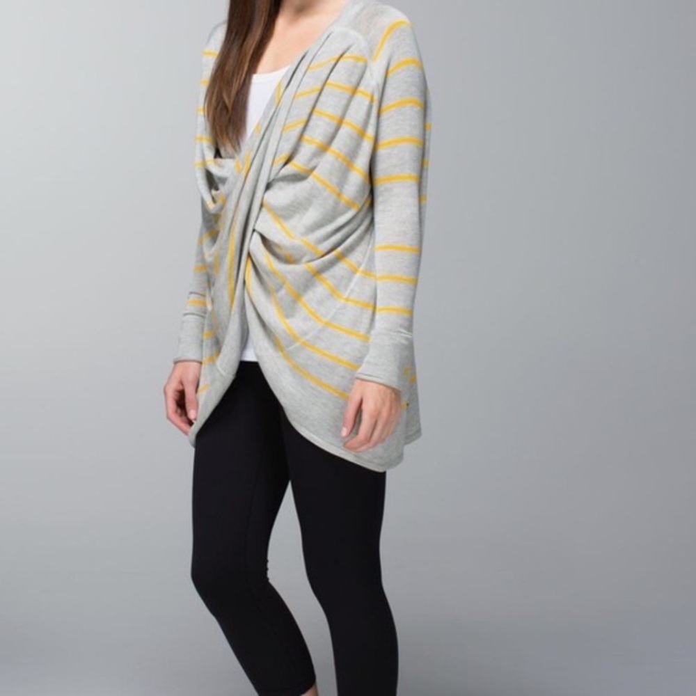 Lululemon Twist and Wrap sweater | grey and yellow